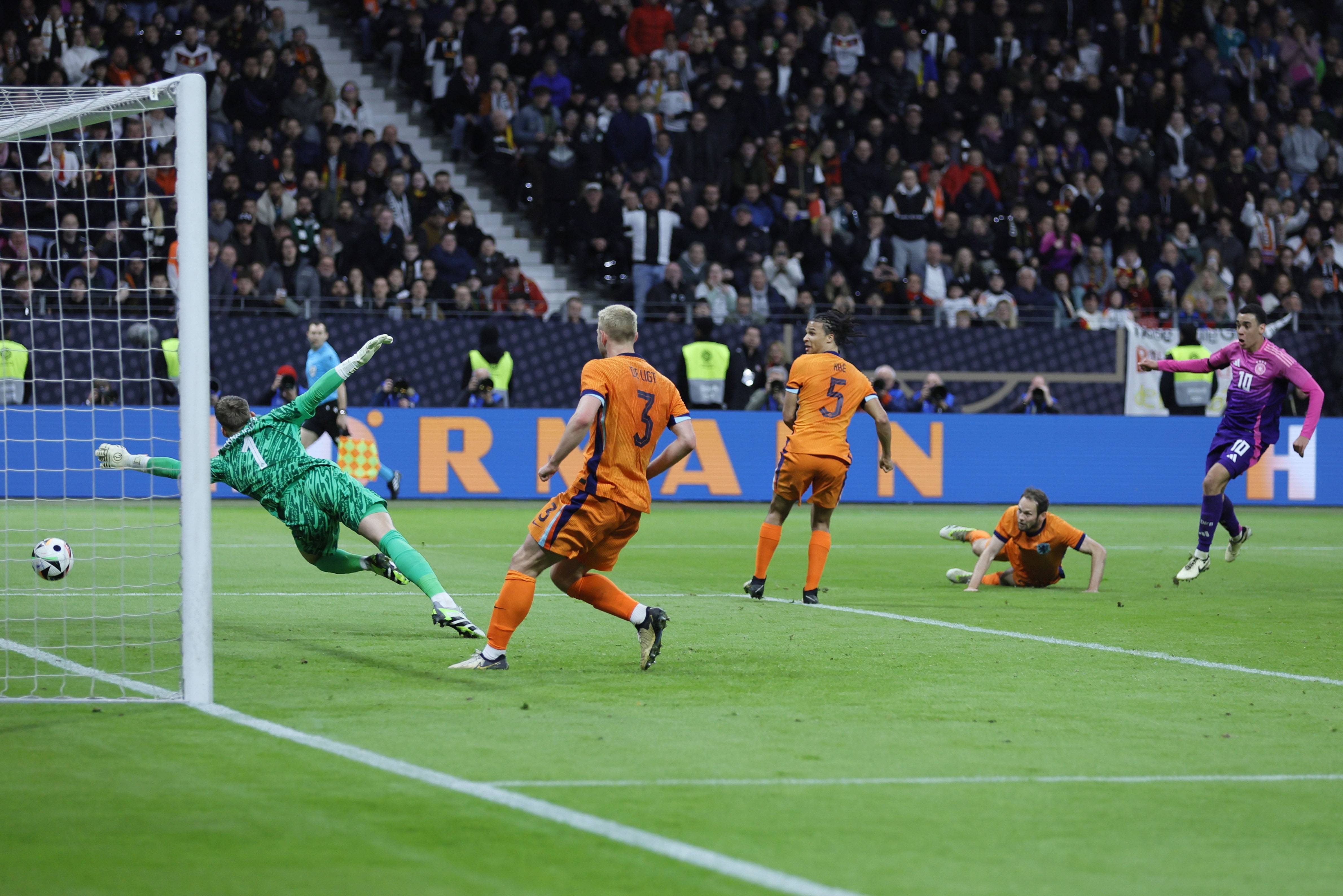 借出色的表 借出色的表